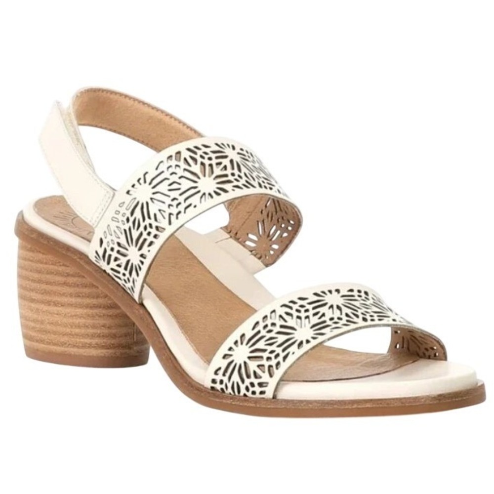 Brioso 7.5 Paloma Ivory Leather‎ Slingback Sandals With Laser Cut Detail